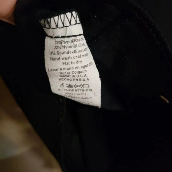 Cropped black Button Jacket - Picture 5 of 5